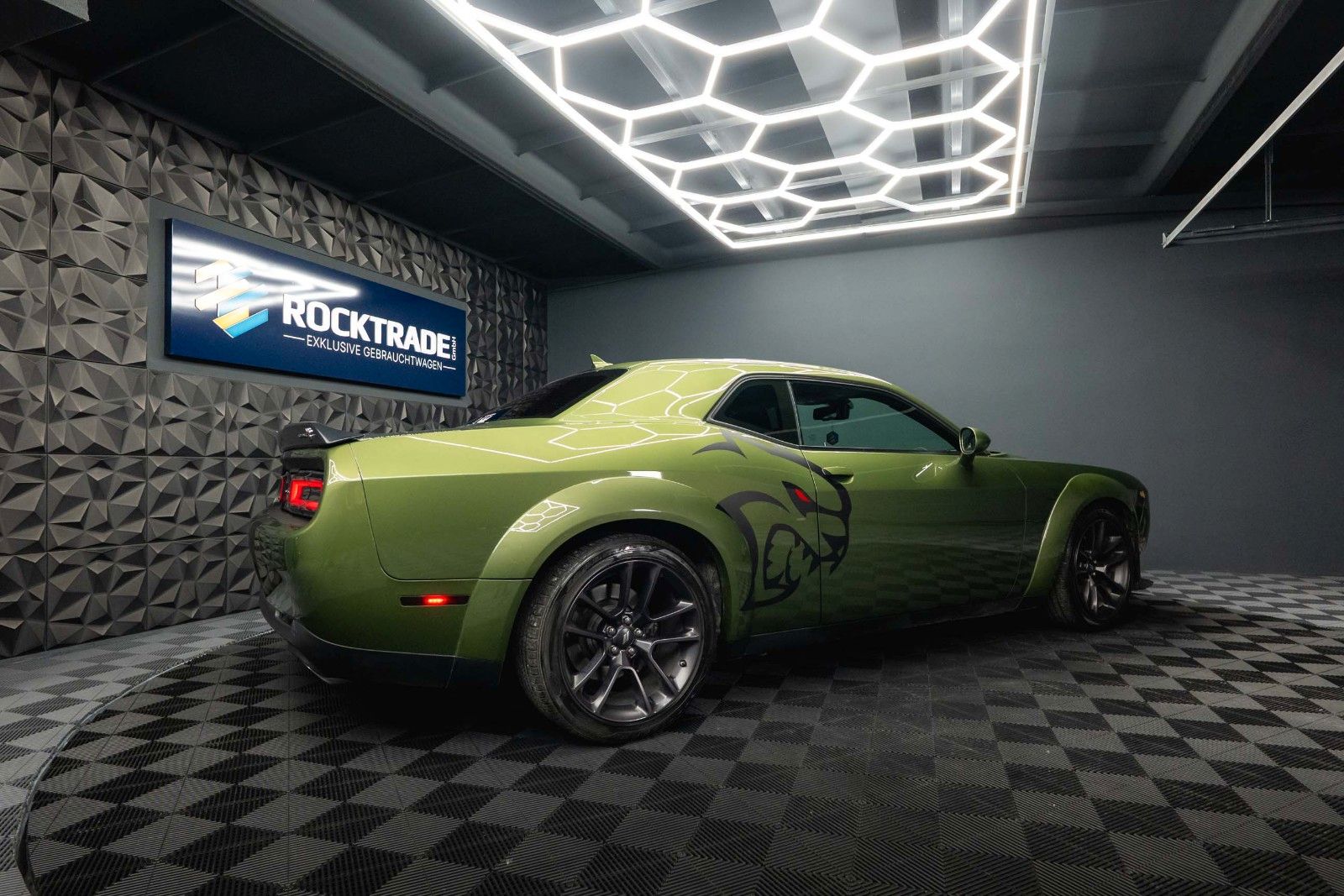 Fahrzeugabbildung Dodge Challenger 6.4 V8 SRT 392 R/T SCAT PACK WIDEBODY