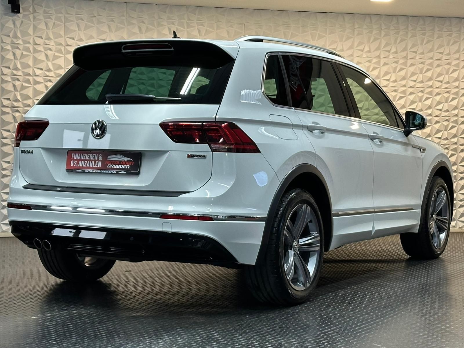 VW Tiguan 2.0TDI R LINE 4M* LED#SHZ#ACC#NAVI#SPUR - Image 8
