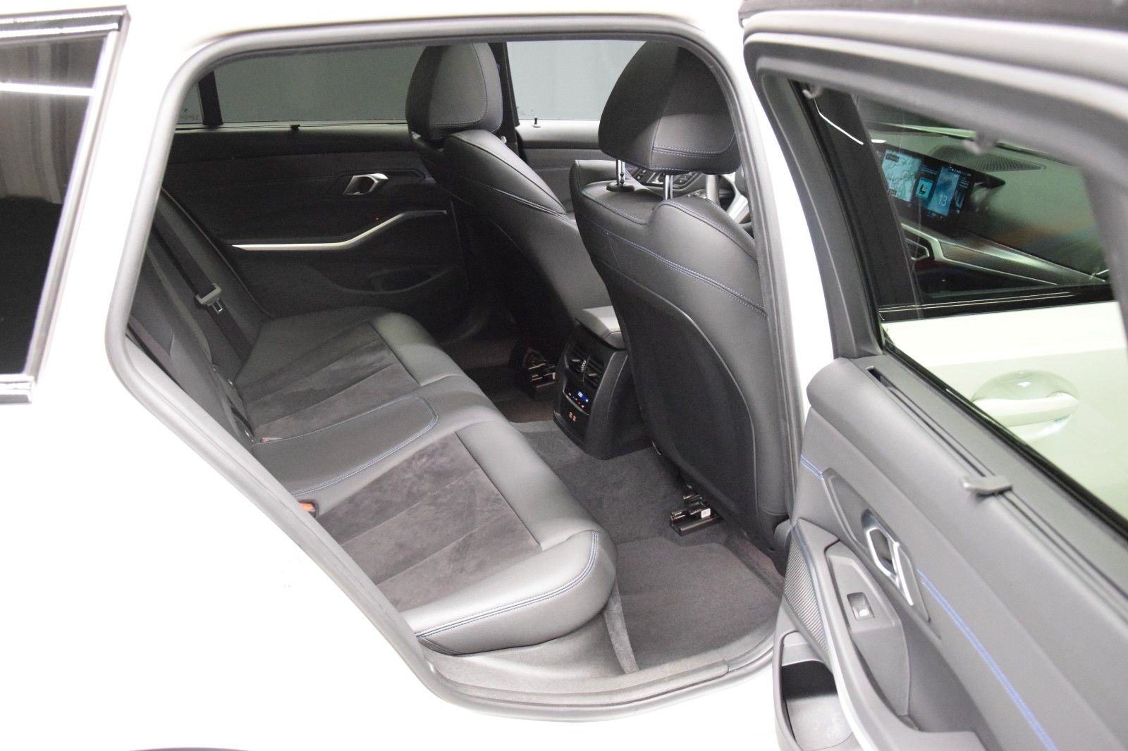 Fahrzeugabbildung BMW 318 i Touring M Sport ACC Pano AHK Memory Kamera