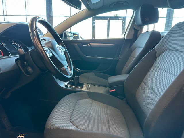 MYAUTOCENTER – Gebraucht- und Jahreswagen mit Werkstattservice in Pfaffenhofen Volkswagen Passat Variant Business Edition BMT *NAVI*XENON*