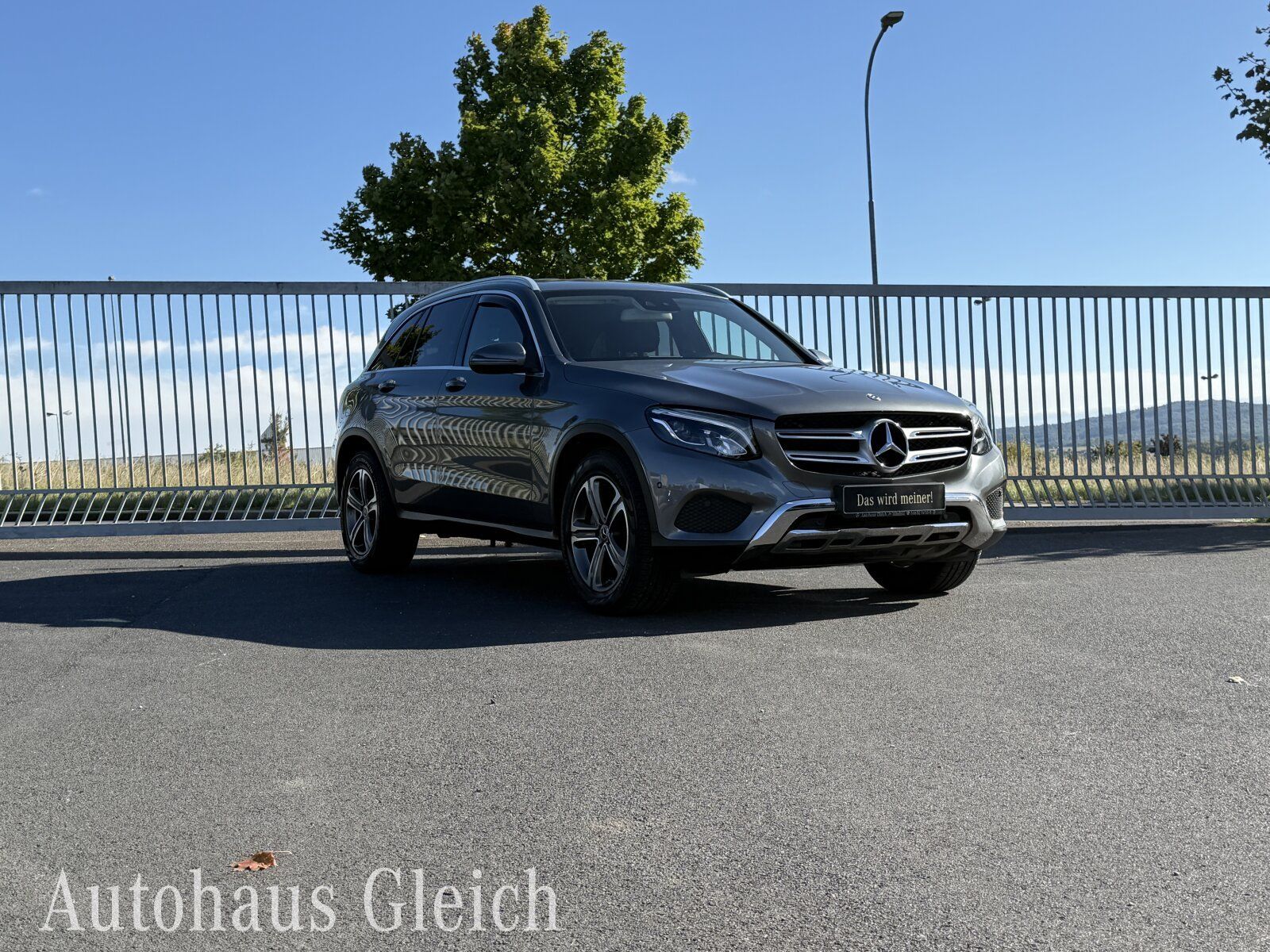 Fahrzeugabbildung Mercedes-Benz GLC 220 d 4Matic Navi/Keyless Go Startanlage/LED