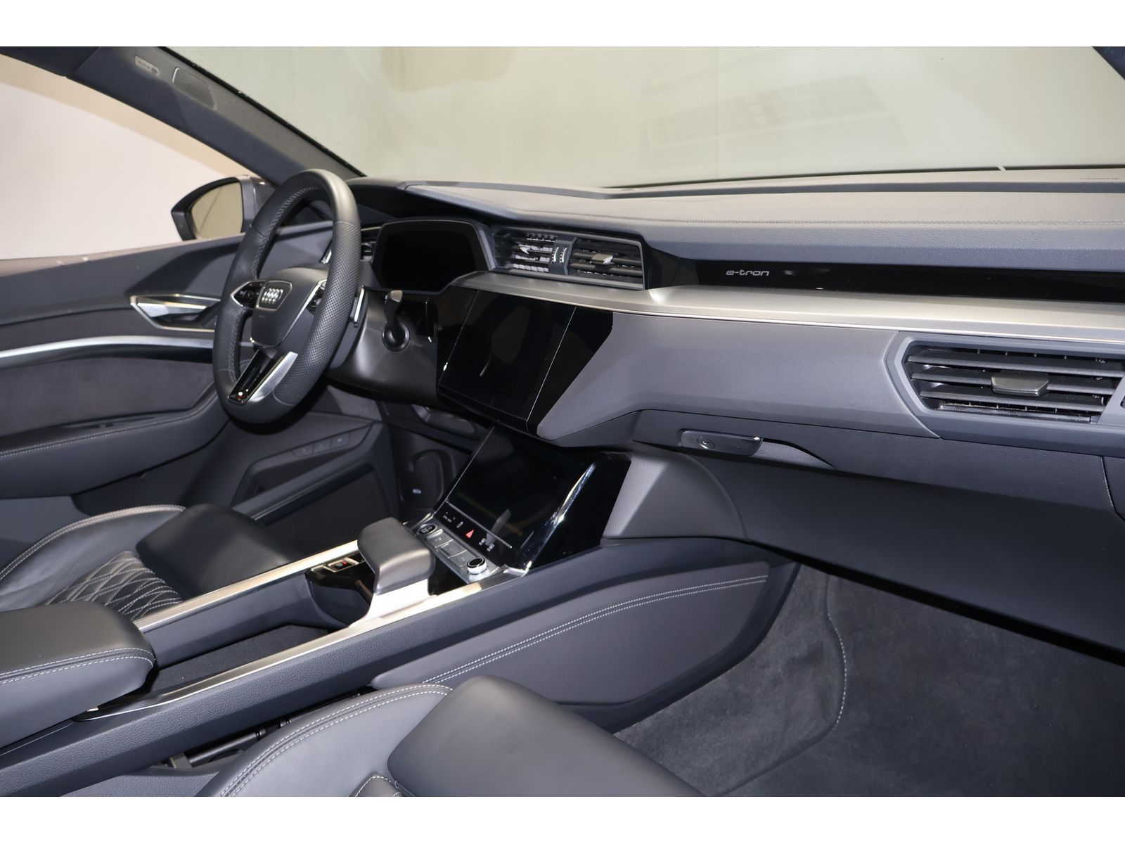 Audi Q8 e-tron - Bild 14