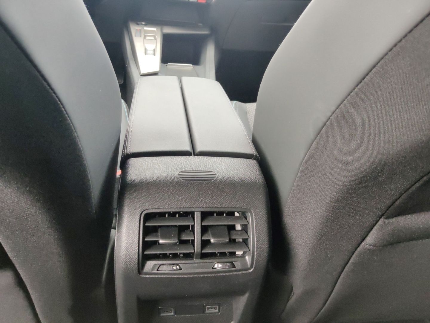 Peugeot 408 - Bild 23