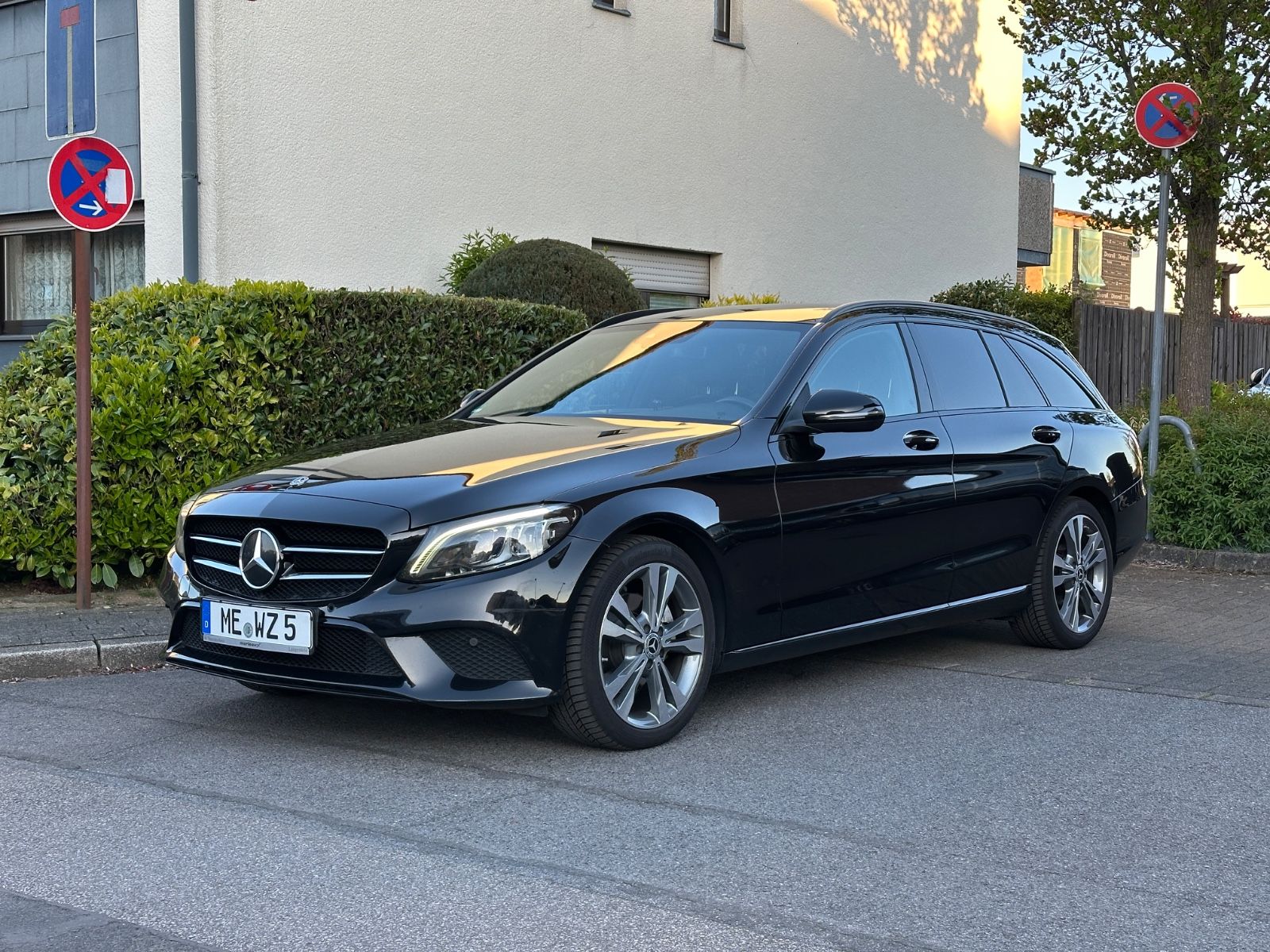MERCEDES-BENZ C 200 d T - Night Paket/ Sportpaket/ Scheckheft