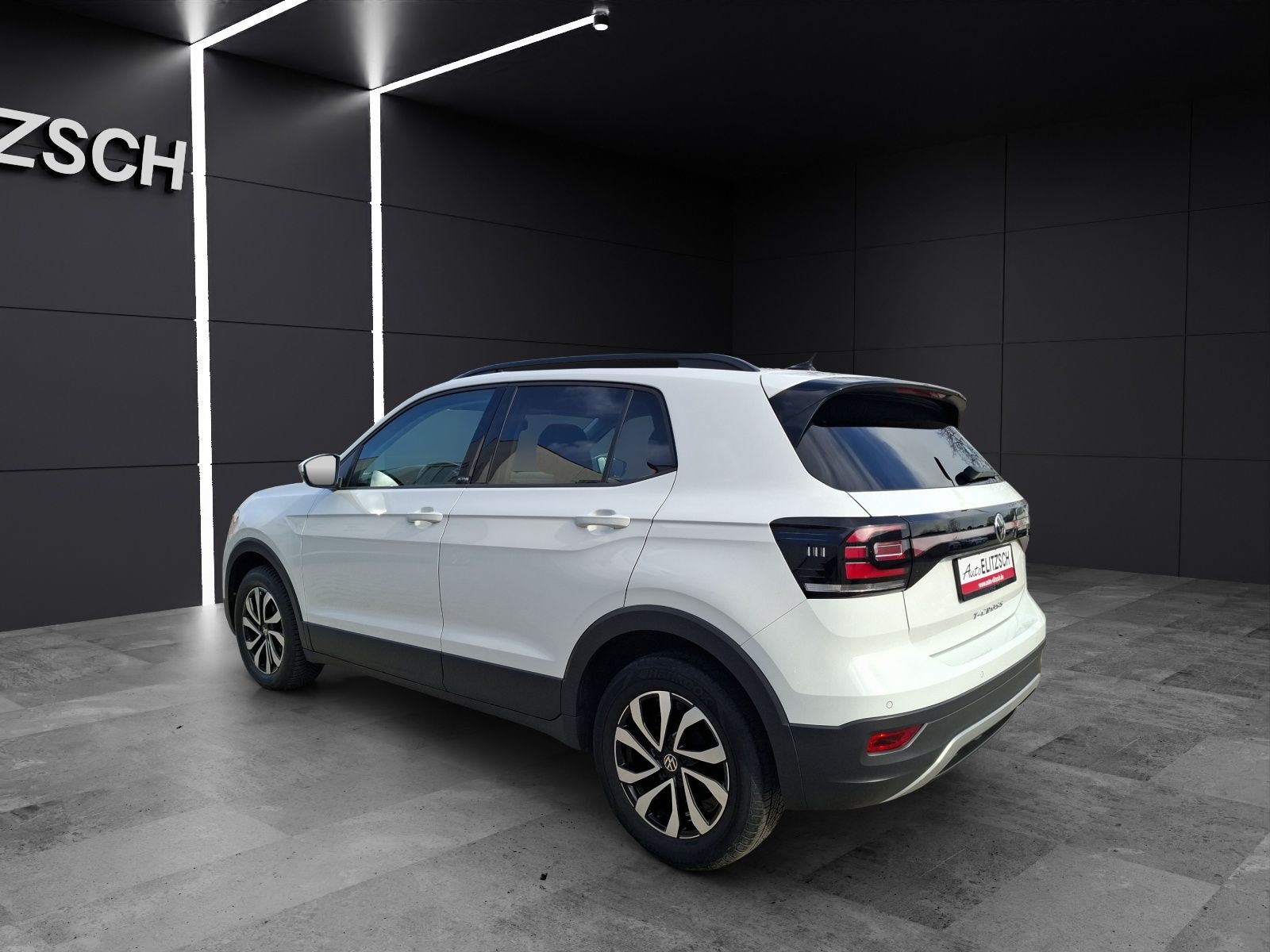 Fahrzeugabbildung Volkswagen T-Cross TSI Active Navi ACC PDC SH LM