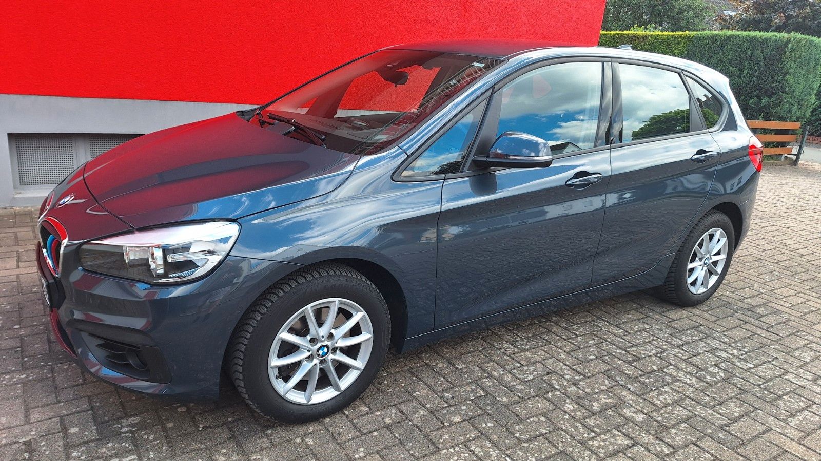 BMW 218 Active Tourer 218i - Autom., AHK, Klima