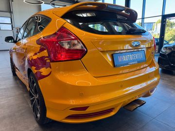 MYAUTOCENTER – Gebraucht- und Jahreswagen mit Werkstattservice in Pfaffenhofen Ford Focus *RECARO*SPORT*SitzHZ*2-ZONEN*TÜV 0127*