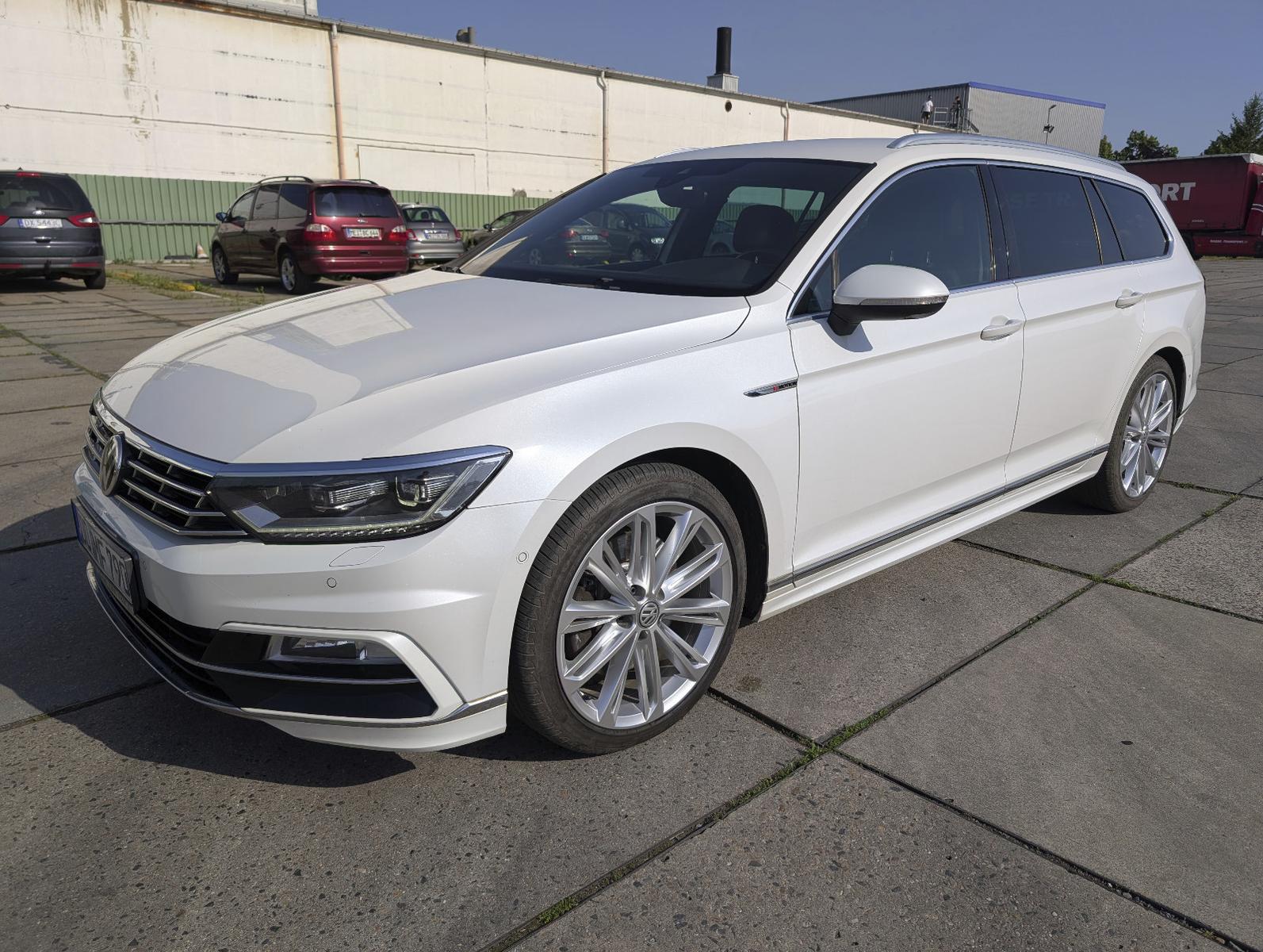Volkswagen Passat Variant Highline R-Line 4Motion DSG Voll