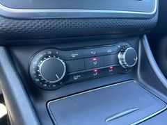 Fahrzeugabbildung Mercedes-Benz A 180 Style LED Navi Einparkhilfe Sitzhzng. 16"