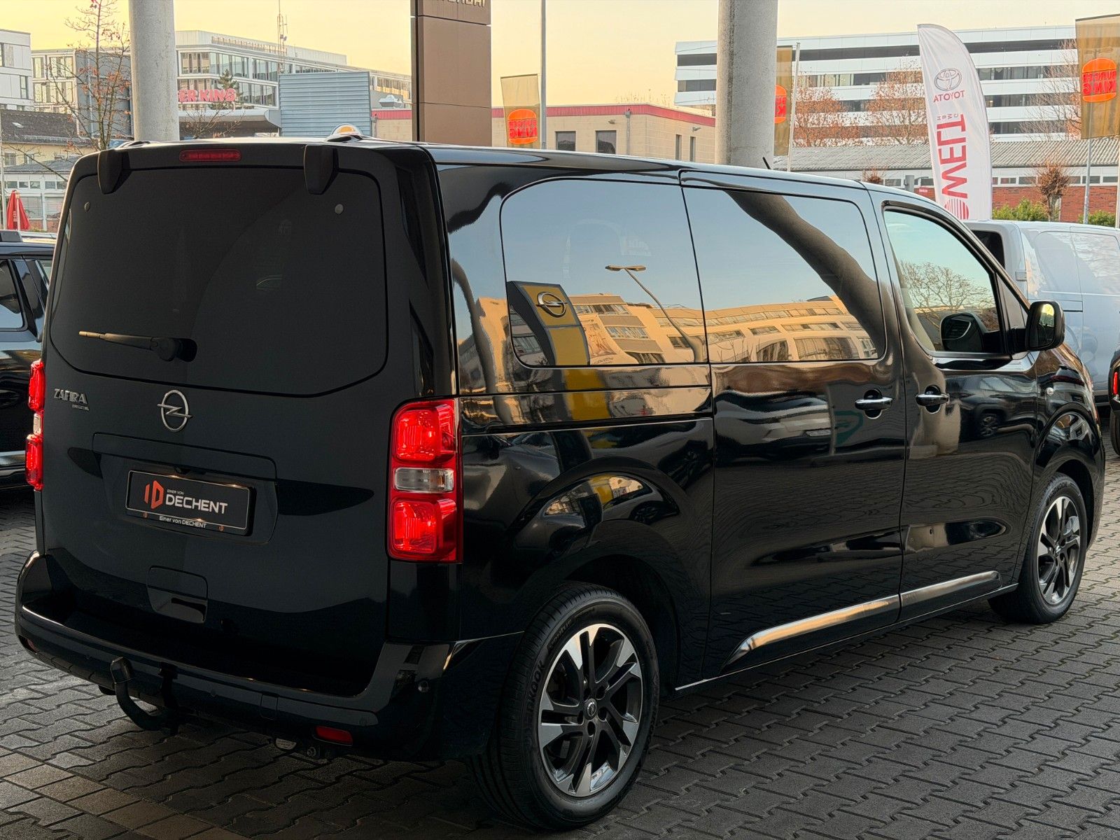 Fahrzeugabbildung Opel Zafira Life Elegance M AHK/Standheizung/8-Sitze!