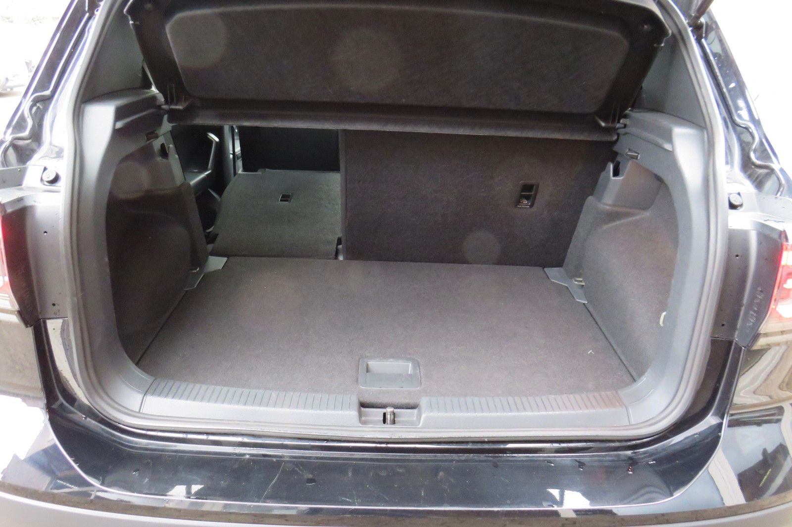 Fahrzeugabbildung Volkswagen T-CROSS DSG GOAL AHK PDC NAVI ASSISTENT-PA. 1.HD