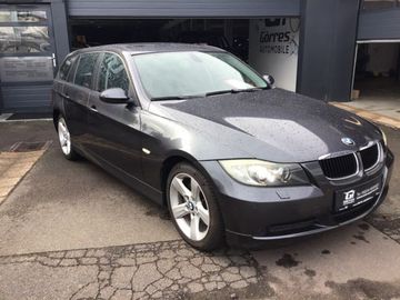BMW 320 320  Touring  mit Leder+ SSD