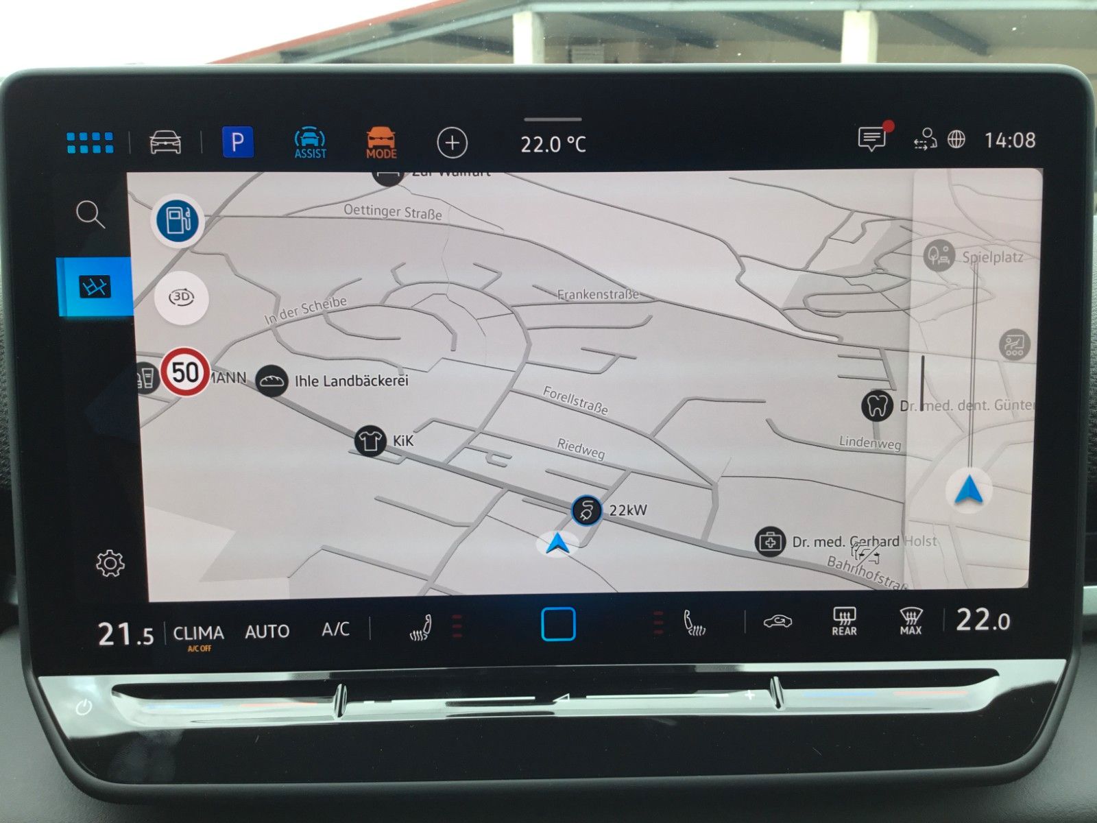 Fahrzeugabbildung Volkswagen T-Roc 1.5 eTSI DSG R-Line+AHK+LED+Navi+18"+Kessy
