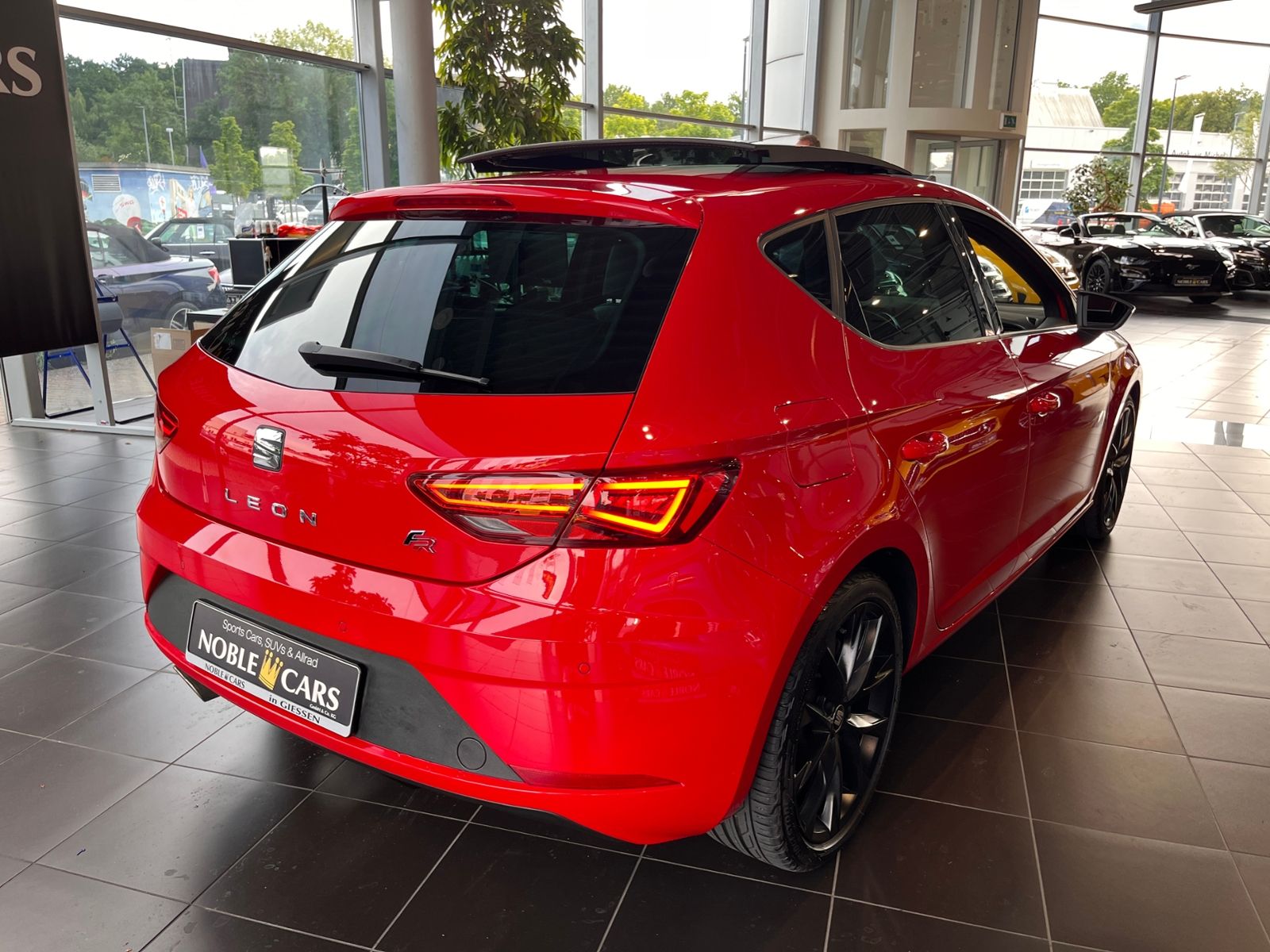 Fahrzeugabbildung SEAT Leon FR KLIMA LED NAVI ALU