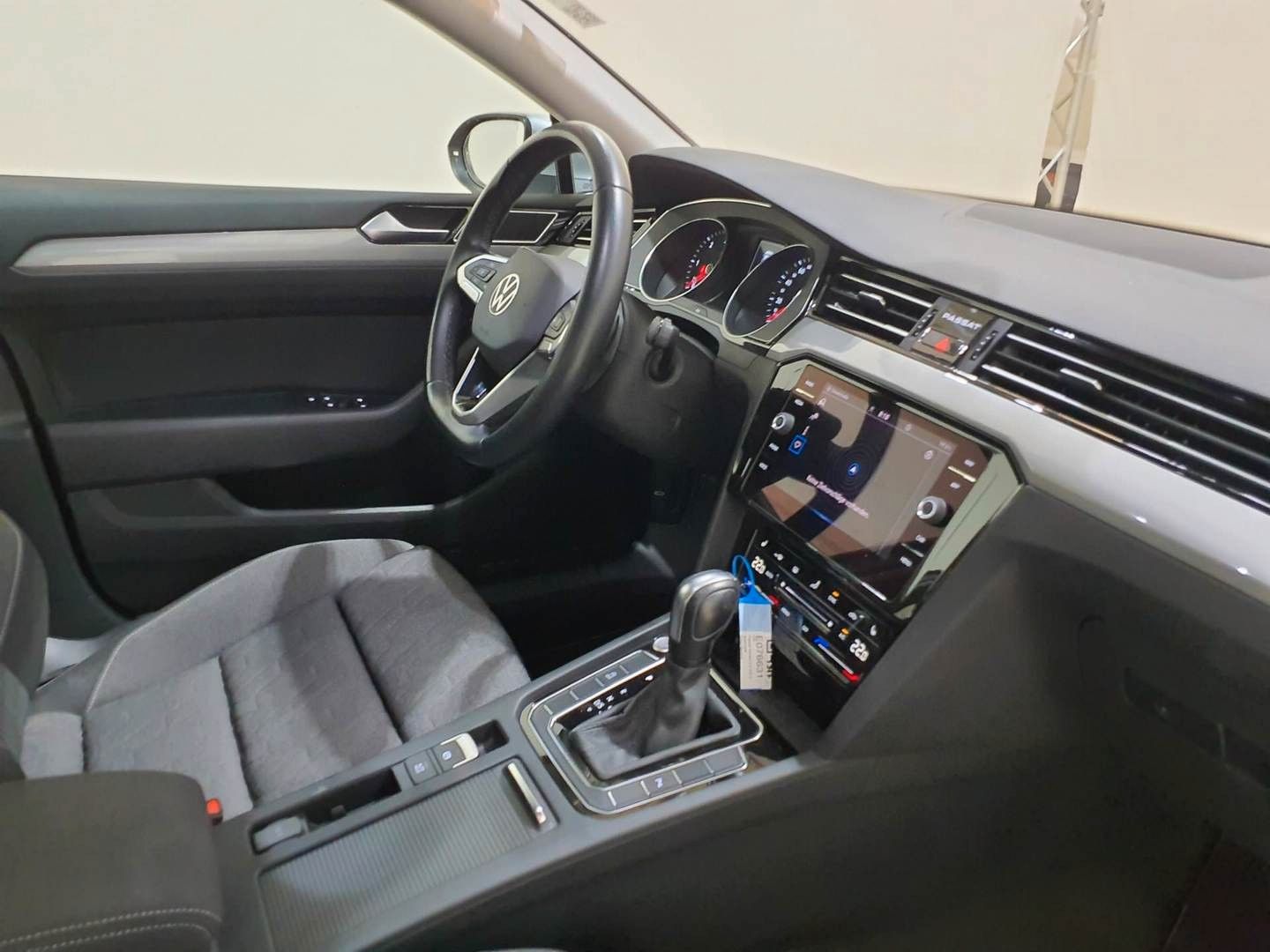 Fahrzeugabbildung Volkswagen Passat Variant Business ACC Kamera LED Massage