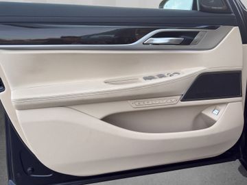 BMW 740 - 10
