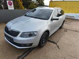Skoda Octavia 2.0 TDI Green tec DSG Elegance Combi.. - Skoda Octavia: Elegance TDI