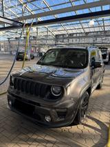 Jeep Renegade 1.3l T-GDI I4 Limited Front DCT Limited - silberne Jeep Renegade