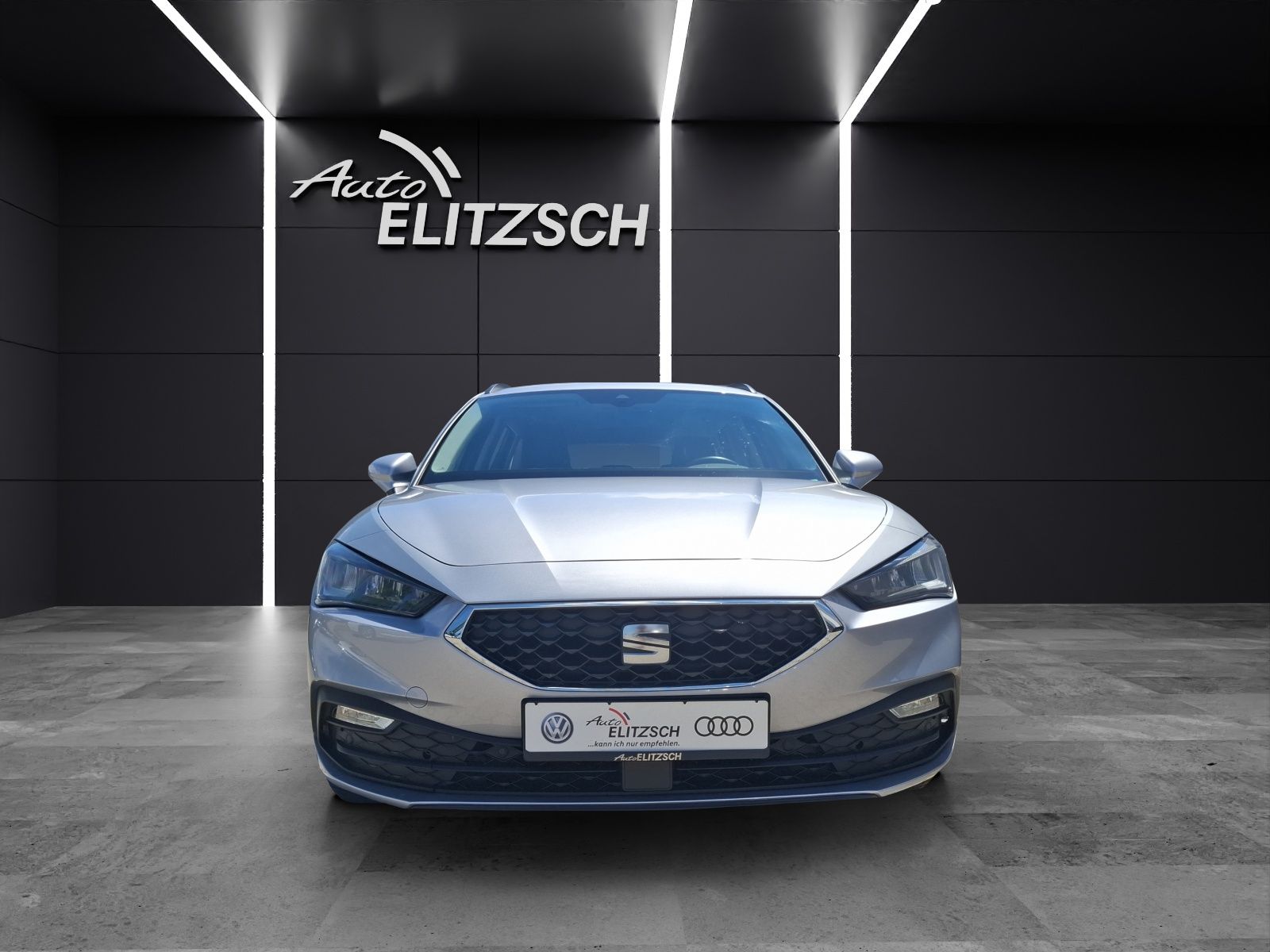 Fahrzeugabbildung SEAT Leon ST TSI Style LED AHK Navi AID ACC RFK SH