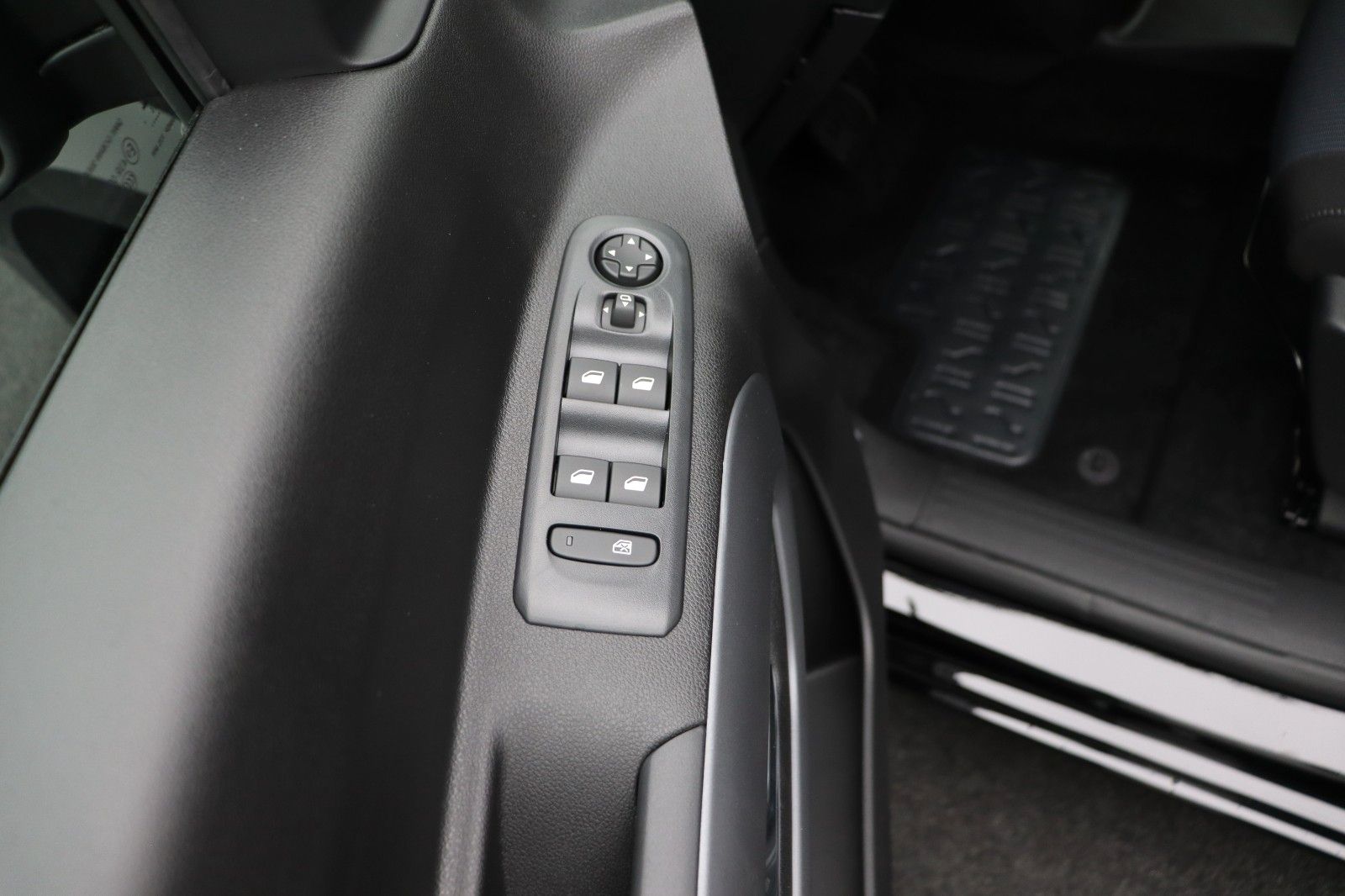 Fahrzeugabbildung Fiat Doblò Kombi L1 1.5 Diesel 96 kW Serie4