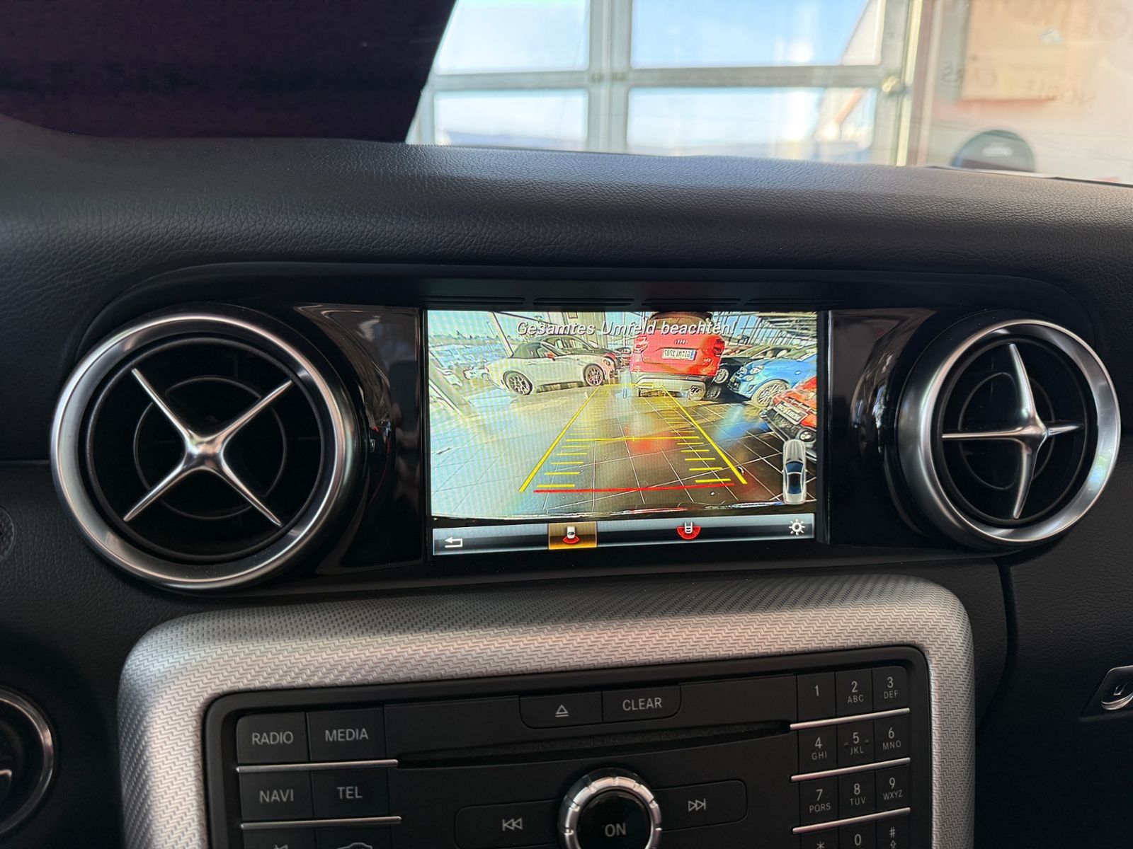 Fahrzeugabbildung Mercedes-Benz SLC 300 AMG MEMORY RFK LED