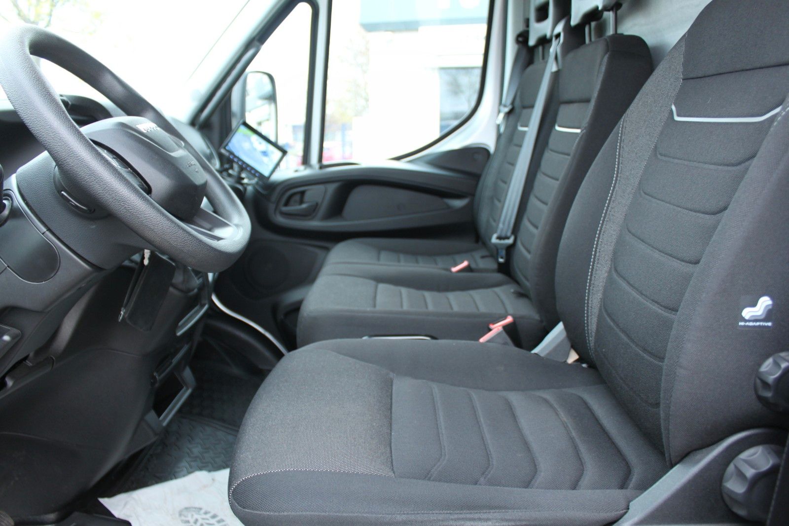 Fahrzeugabbildung Iveco Daily 70C18H/P Schiebeplane