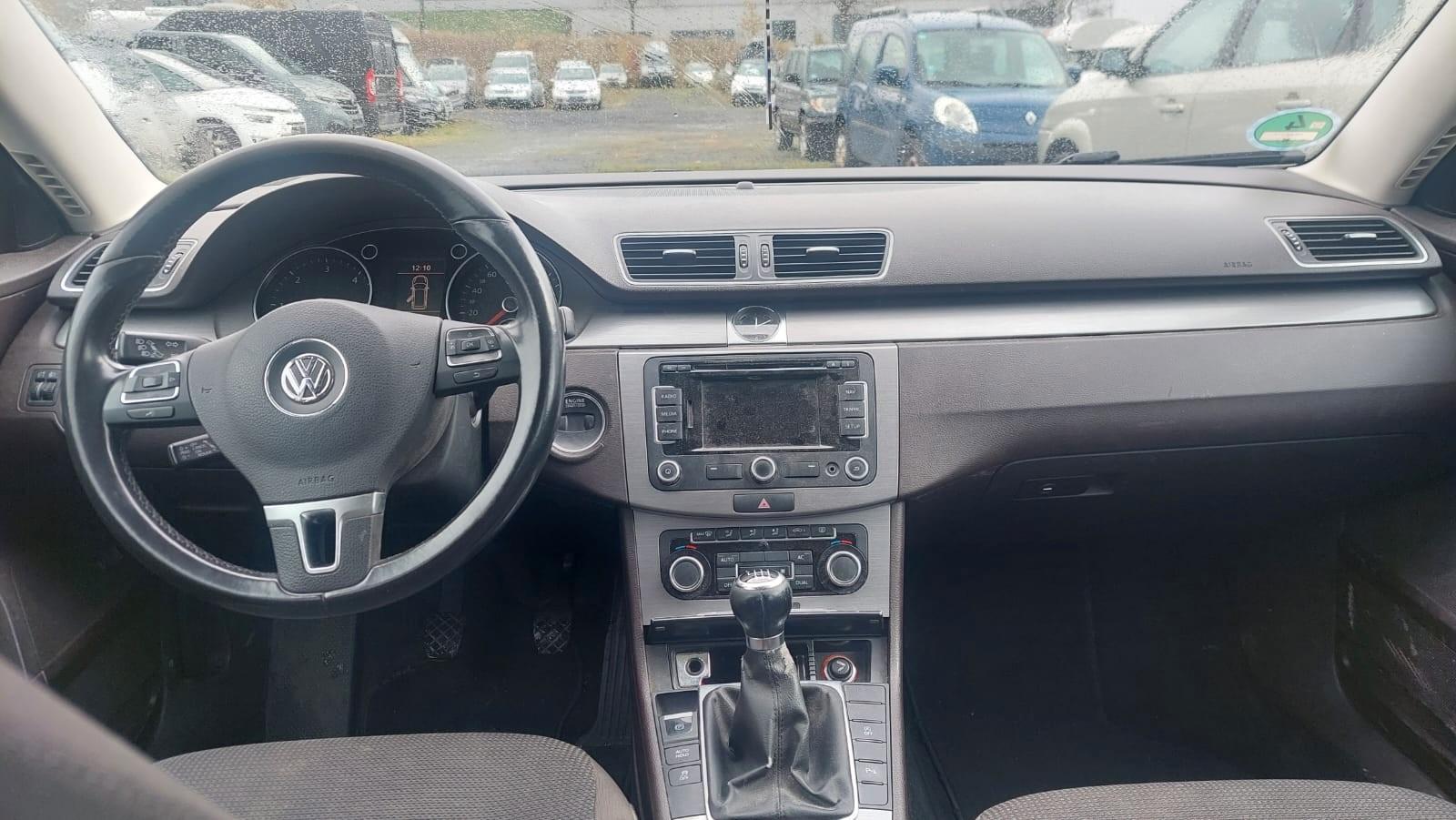 Volkswagen Passat 2011 — photo 10