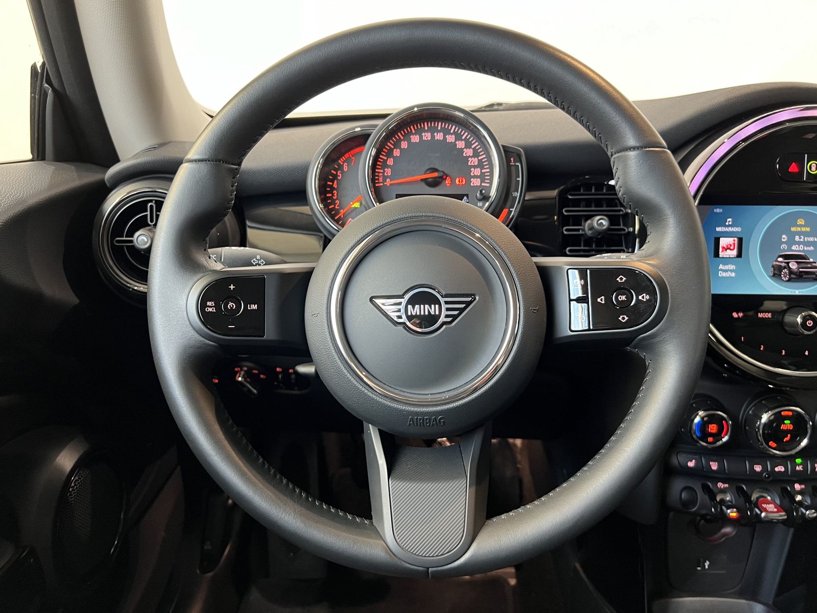 Fahrzeugabbildung MINI Cooper 3-Türer 17 Zoll Apple Carplay