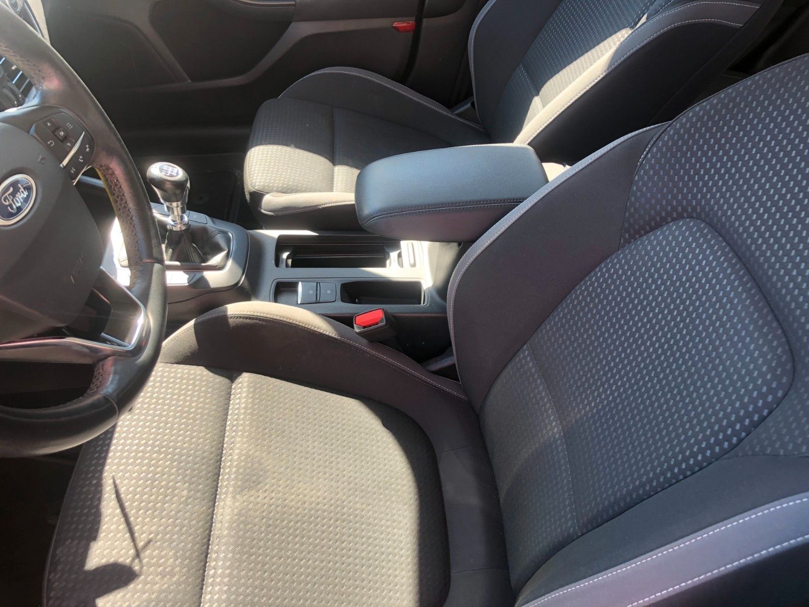Fahrzeugabbildung Ford Focus Turnier Cool & Connect