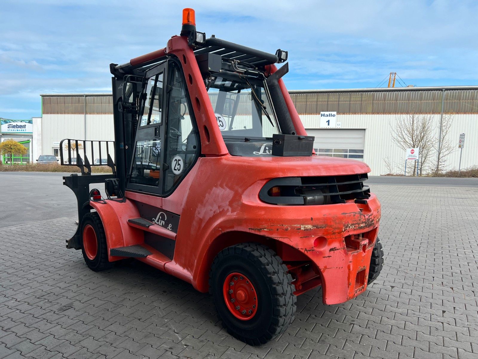 Fahrzeugabbildung Linde H80D-03 /900 / 4,5m / 4.043h / Verstellgerät SS