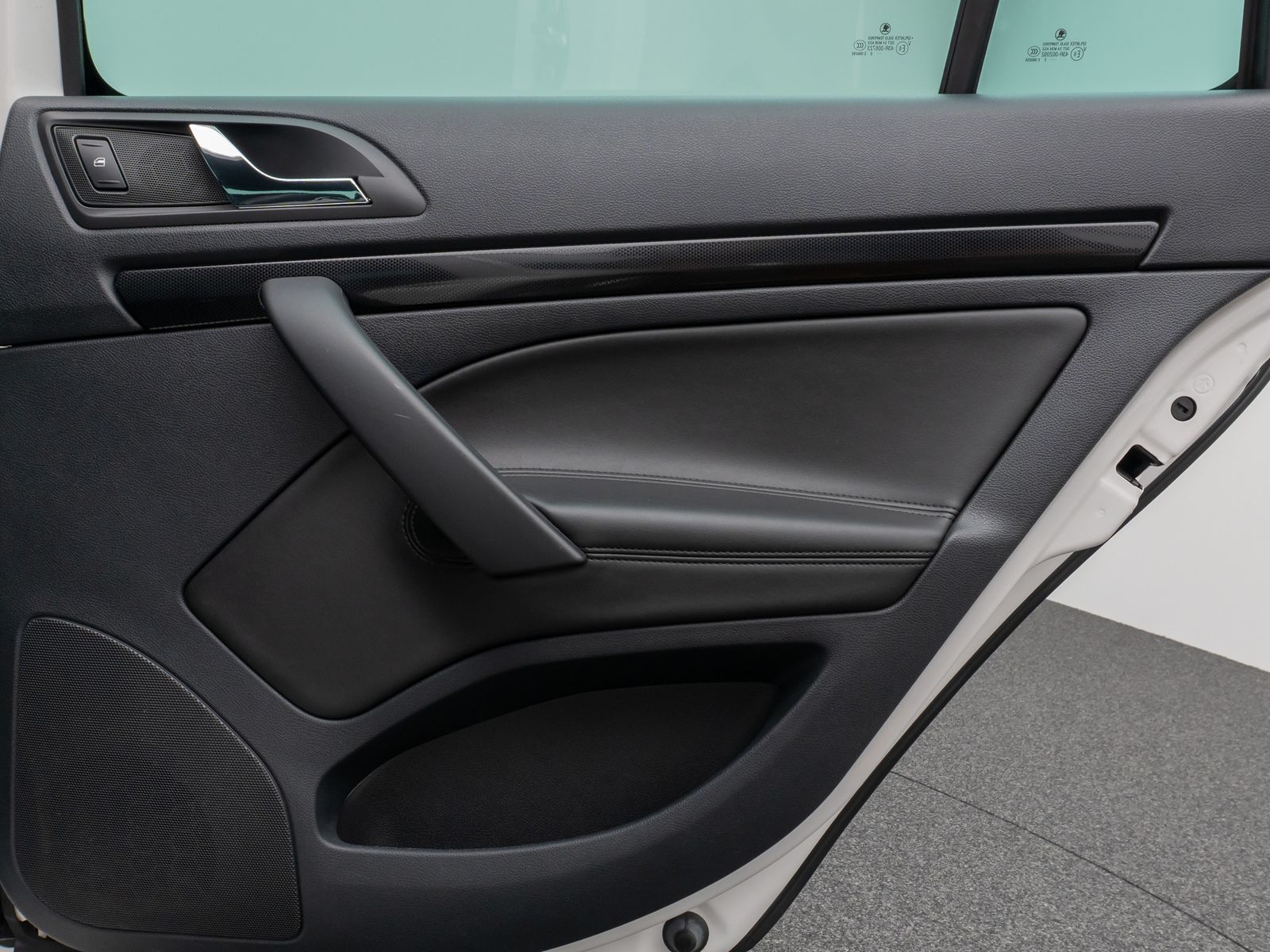 Fahrzeugabbildung SKODA Octavia Combi RS Xenon PDC Navi Sport