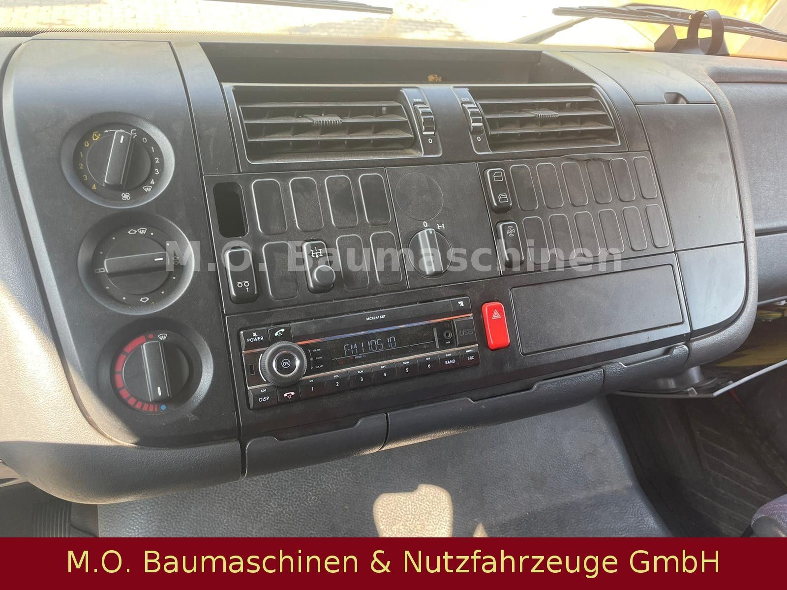 Fahrzeugabbildung Mercedes-Benz Atego 2623 / 6x2 / 3 Achser /  Euro 3 /