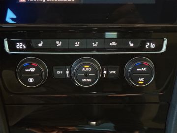 Volkswagen Golf VII Highline Navi*AAC*LED*ACC*Massage*SHZ*1