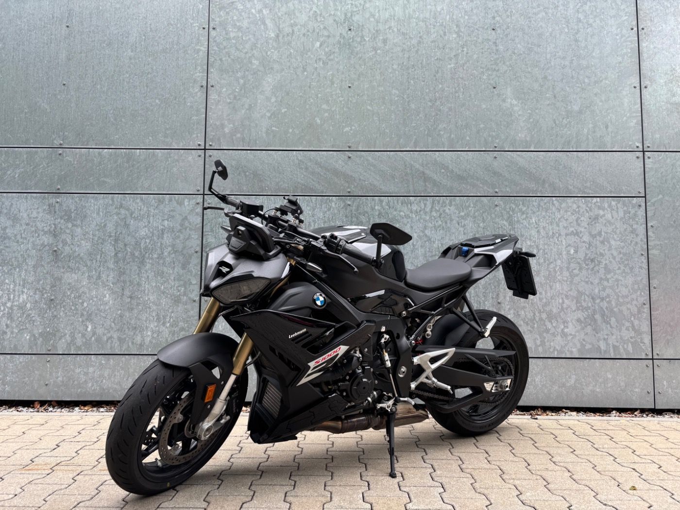 Fahrzeugabbildung BMW S 1000 R 2 Pakete Akrapovic