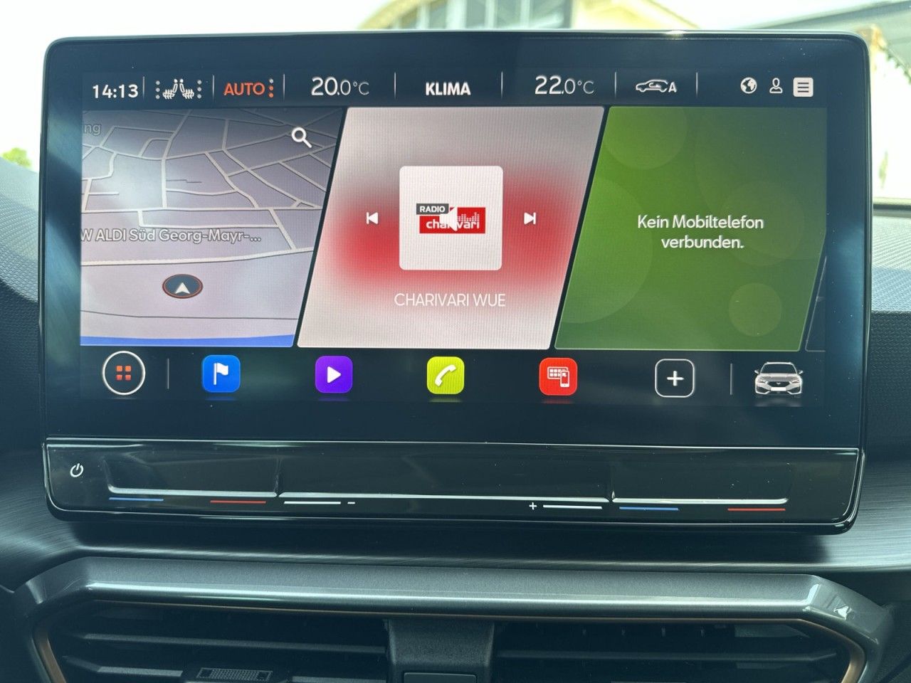 Fahrzeugabbildung CUPRA Leon Sportstourer 1.5 eTSI 150 PS DSG-1Hnd-Navi* - mit KI generiert/bearbeitet
