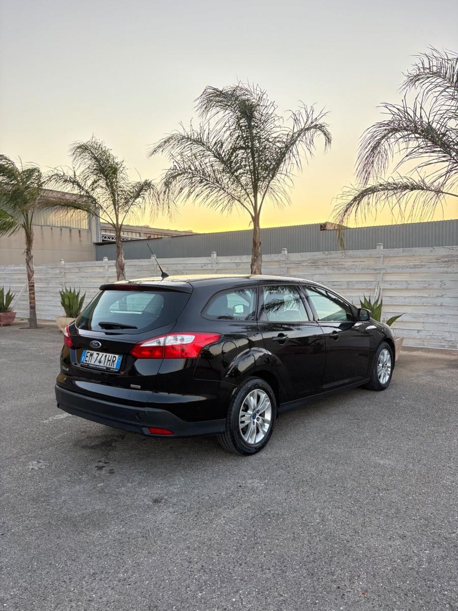 Ford Focus 2012 — photo 5