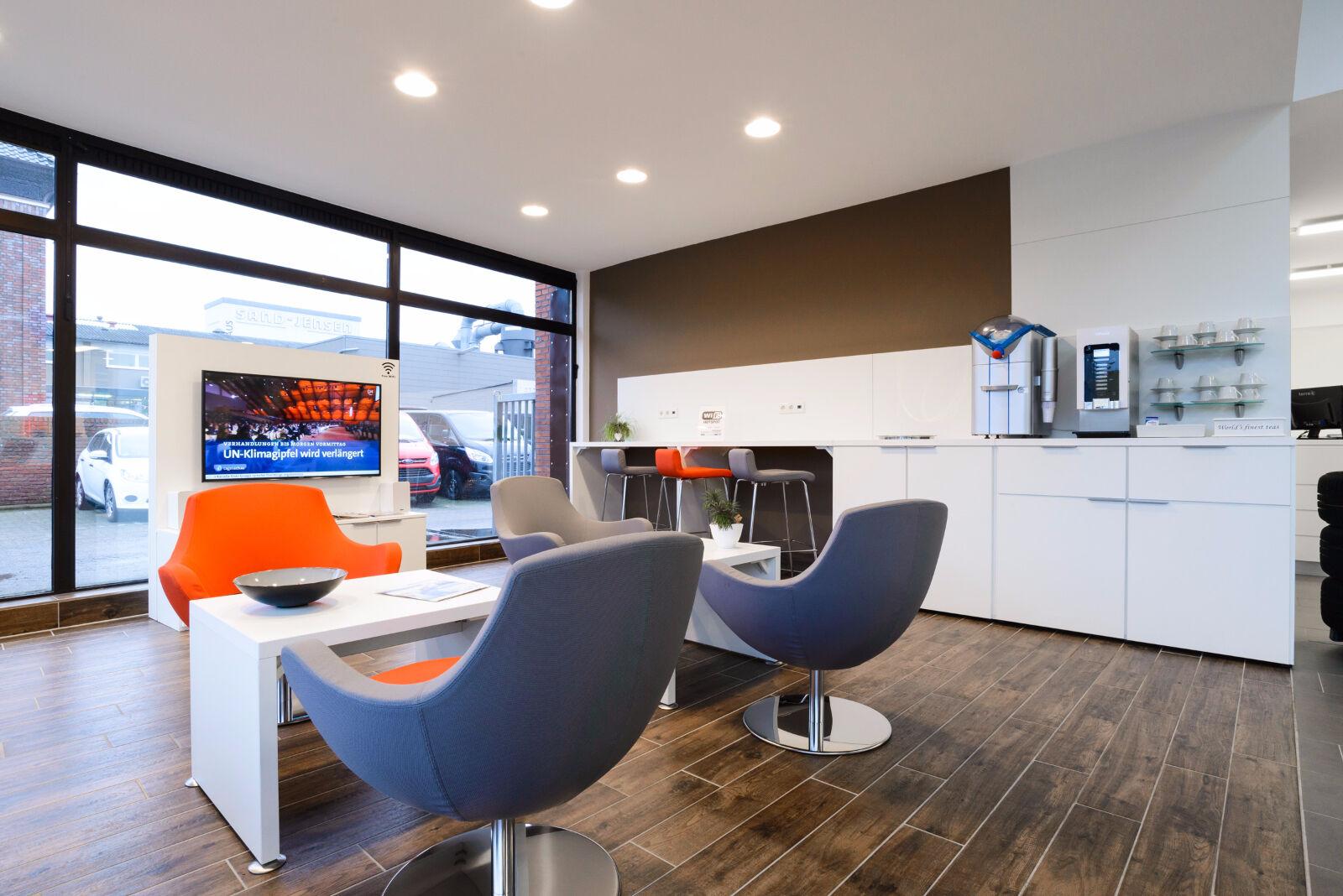 showroom-image-bottom