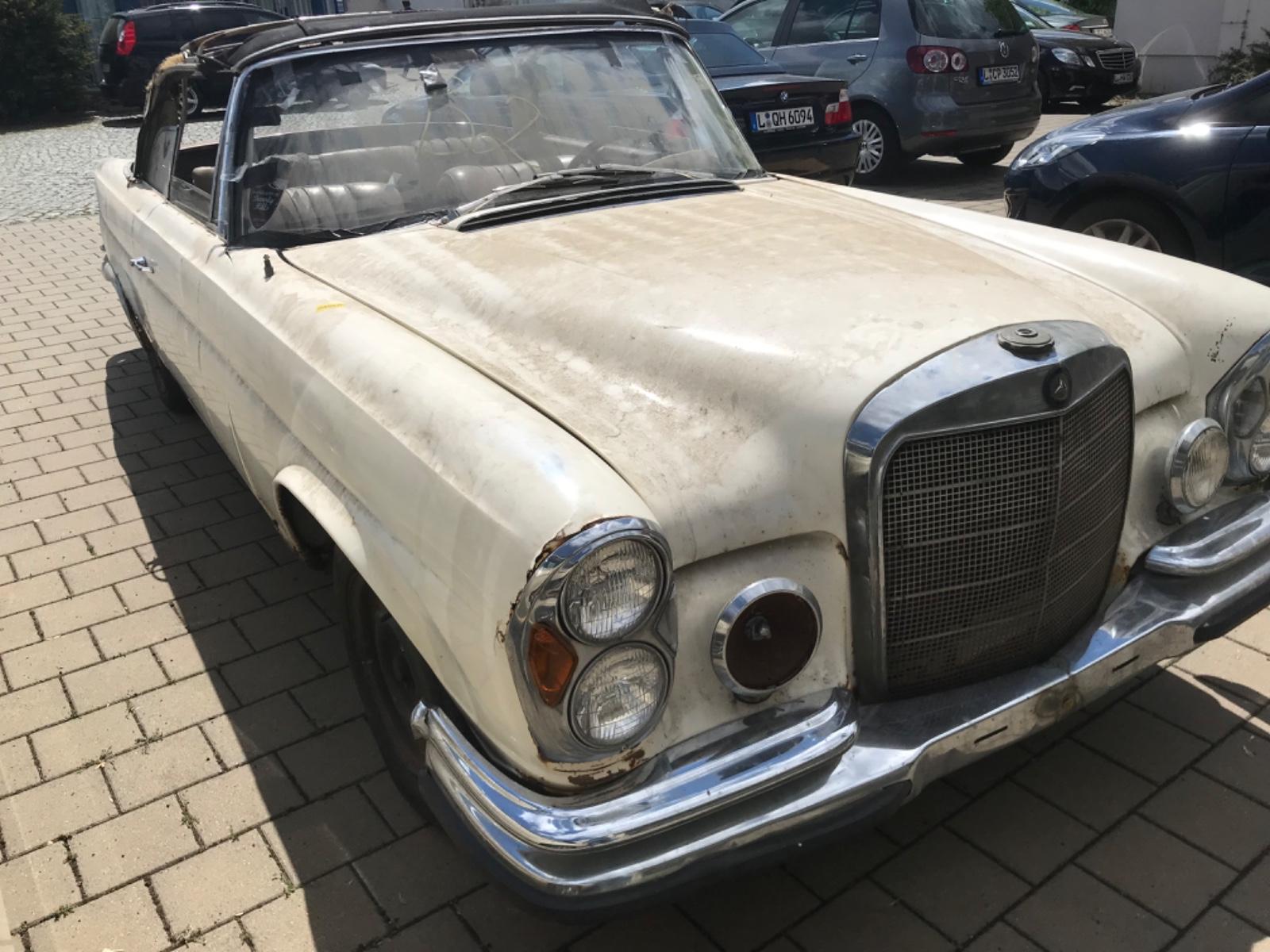 Mercedes-Benz 220 SE