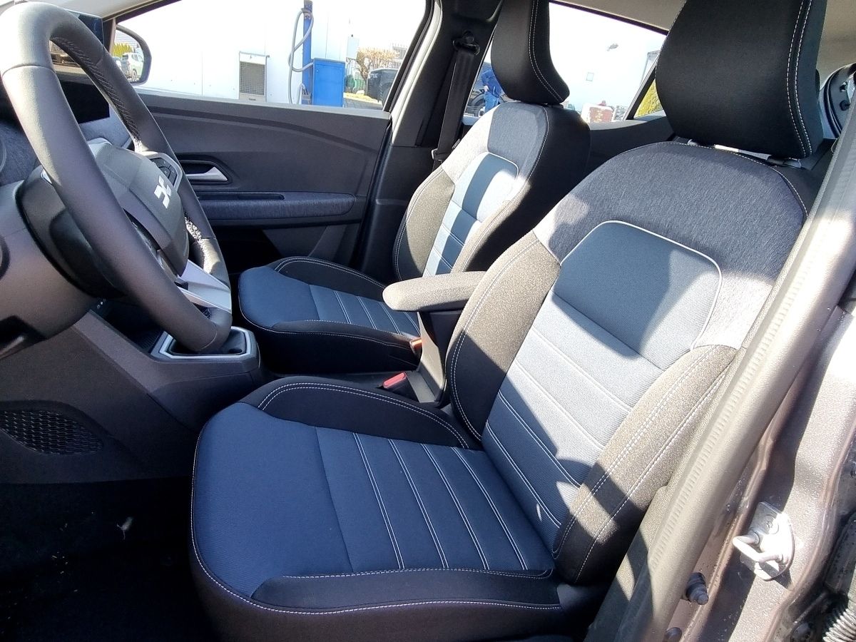 Fahrzeugabbildung Dacia Sandero Journey TCe 100