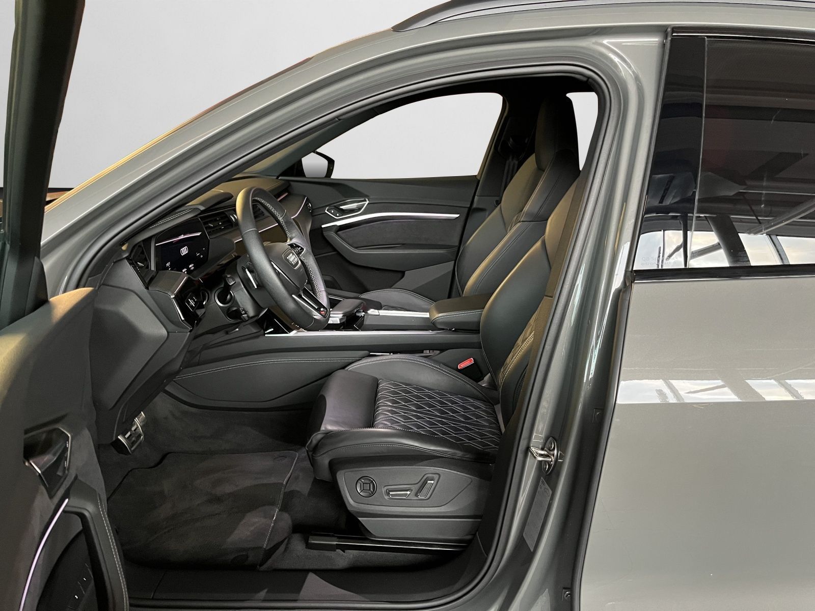 Audi Q8 e-tron - Bild 13