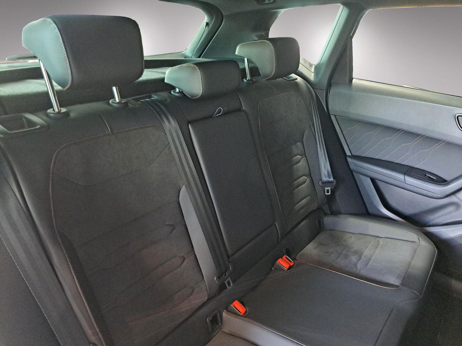 Ateca 1.5 TSI DSG AHK Top View Kamera PDC