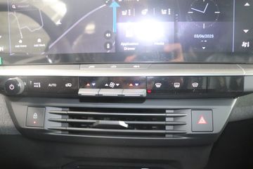 Fotografie 13 des Opel Grandland (X) Grandland 1.2 DI Hybrid 48 V Automatik GS AHK