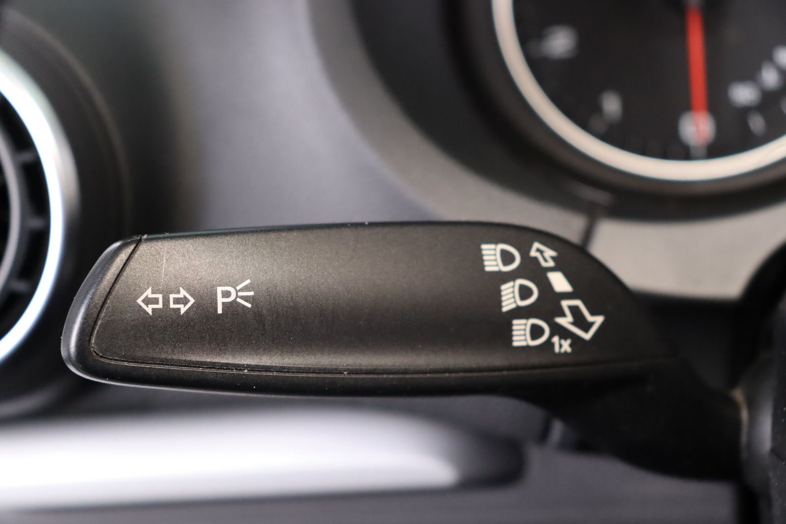 Fahrzeugabbildung Audi A3 1.4 TFSI Ambiente Sportback * Navi * Bi-Xenon