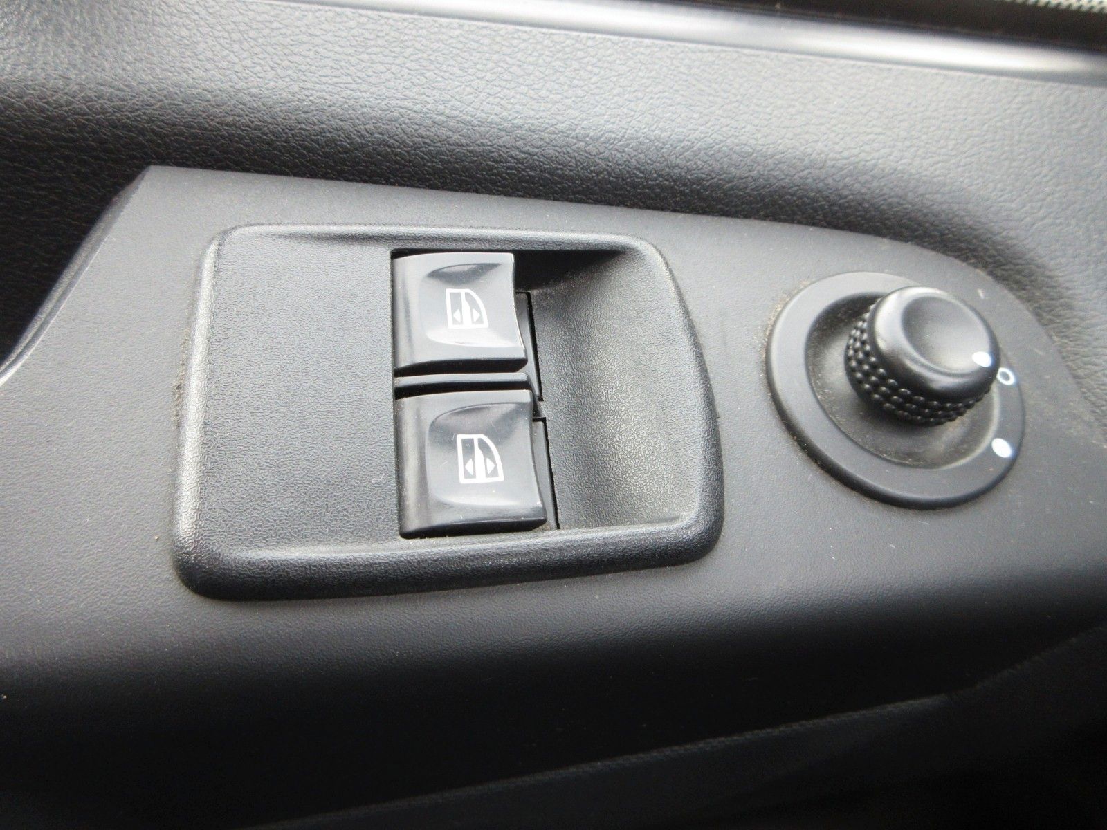 Fahrzeugabbildung Opel Vivaro Kasten L2H1  LED/PDC/TEMPOMAT