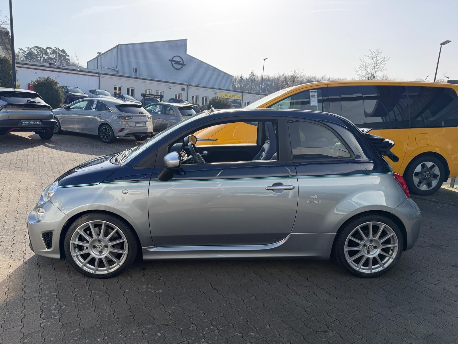 Fahrzeugabbildung Abarth 695C Rivale Navi KLIMA Mahagoni Optik ALU