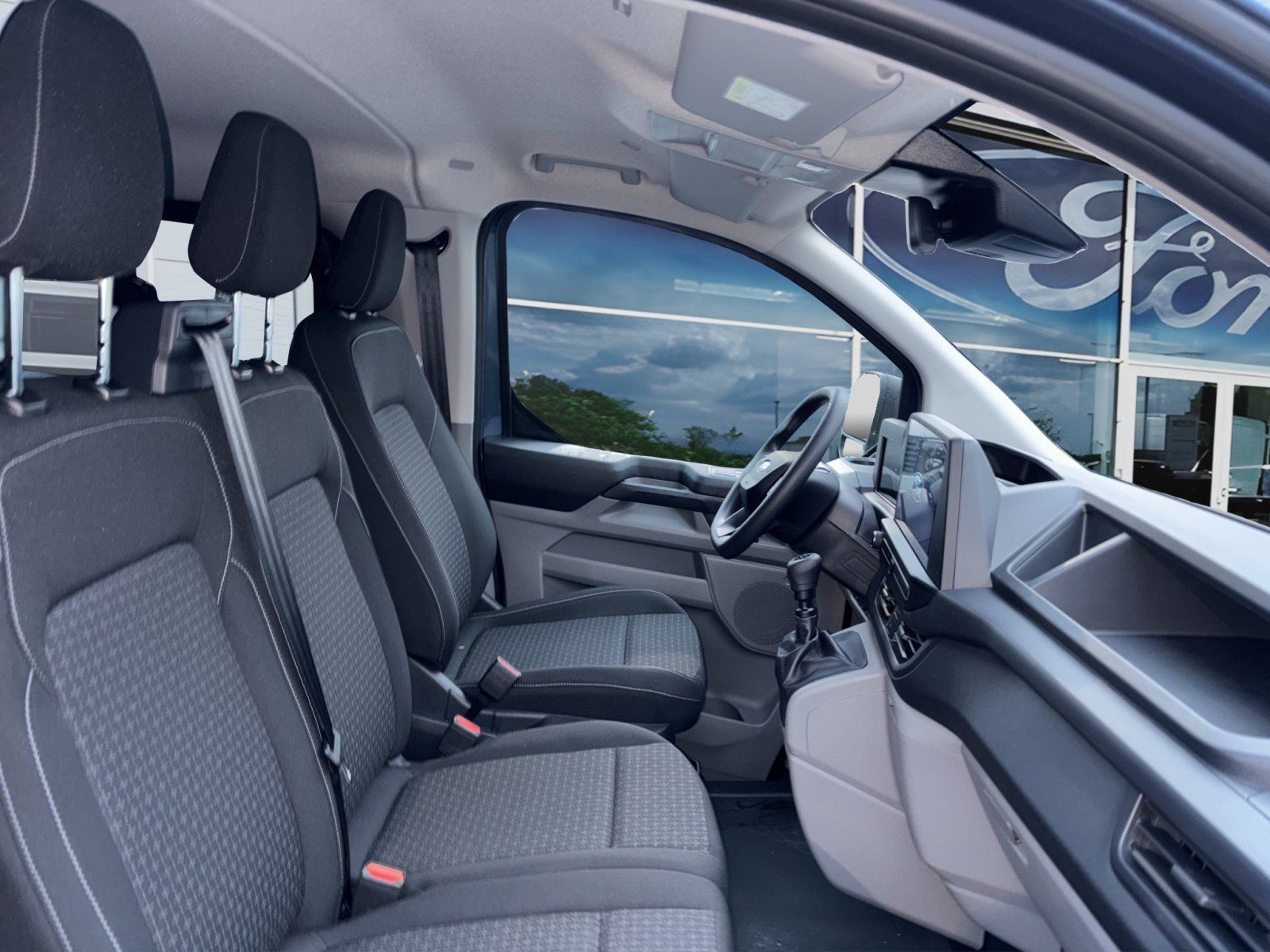 Fahrzeugabbildung Ford Transit Custom 320 L1 FWD Trend