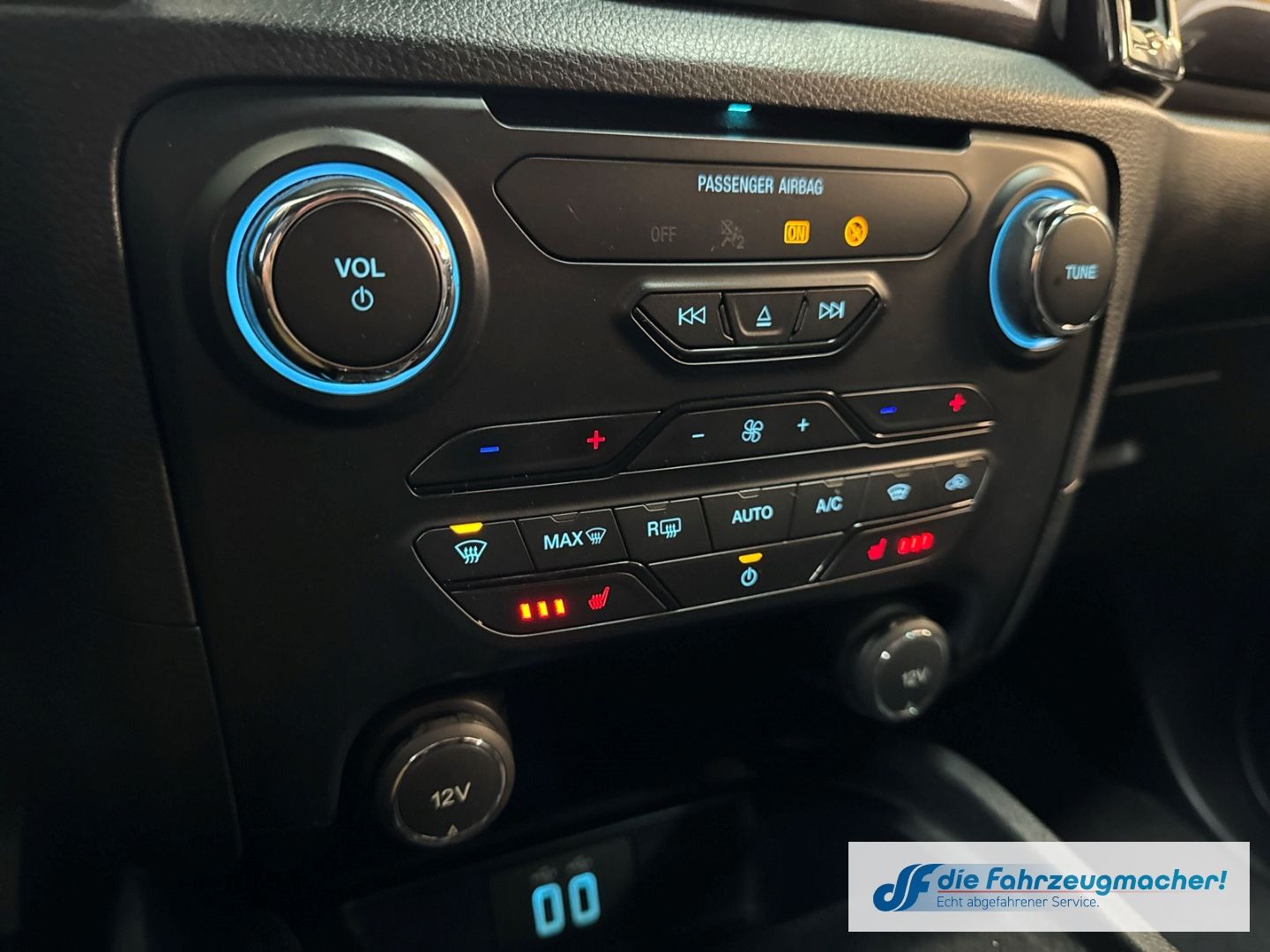 Fahrzeugabbildung Ford Ranger Wildtrak DOKA 212PS 4x4 AHK Navi Leder LE