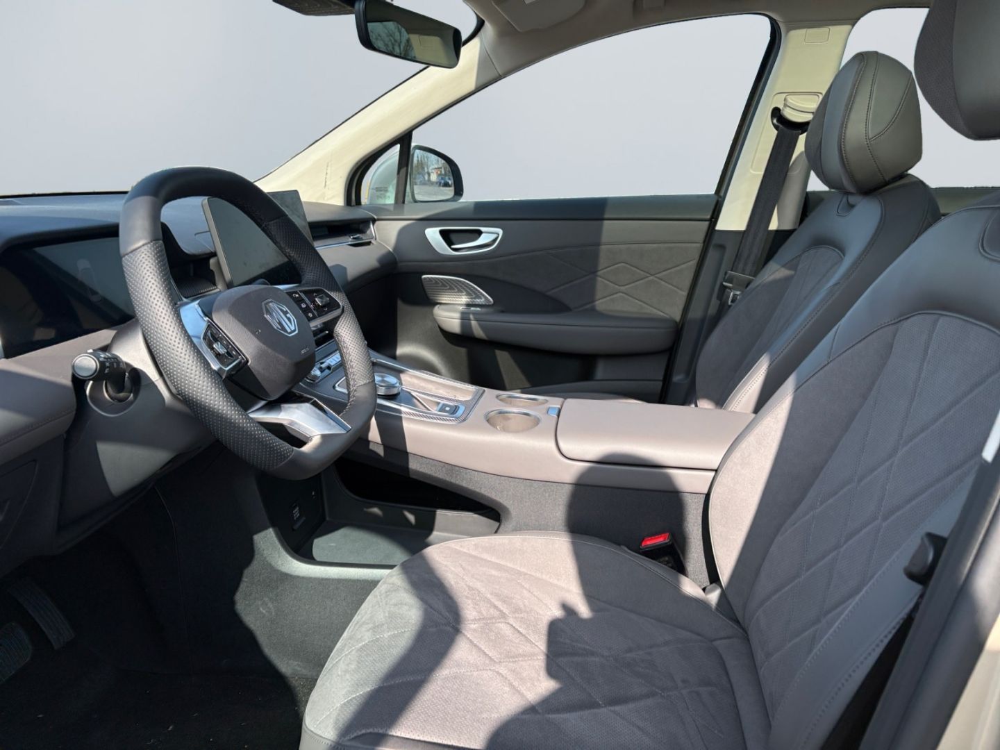 MG S6 EV