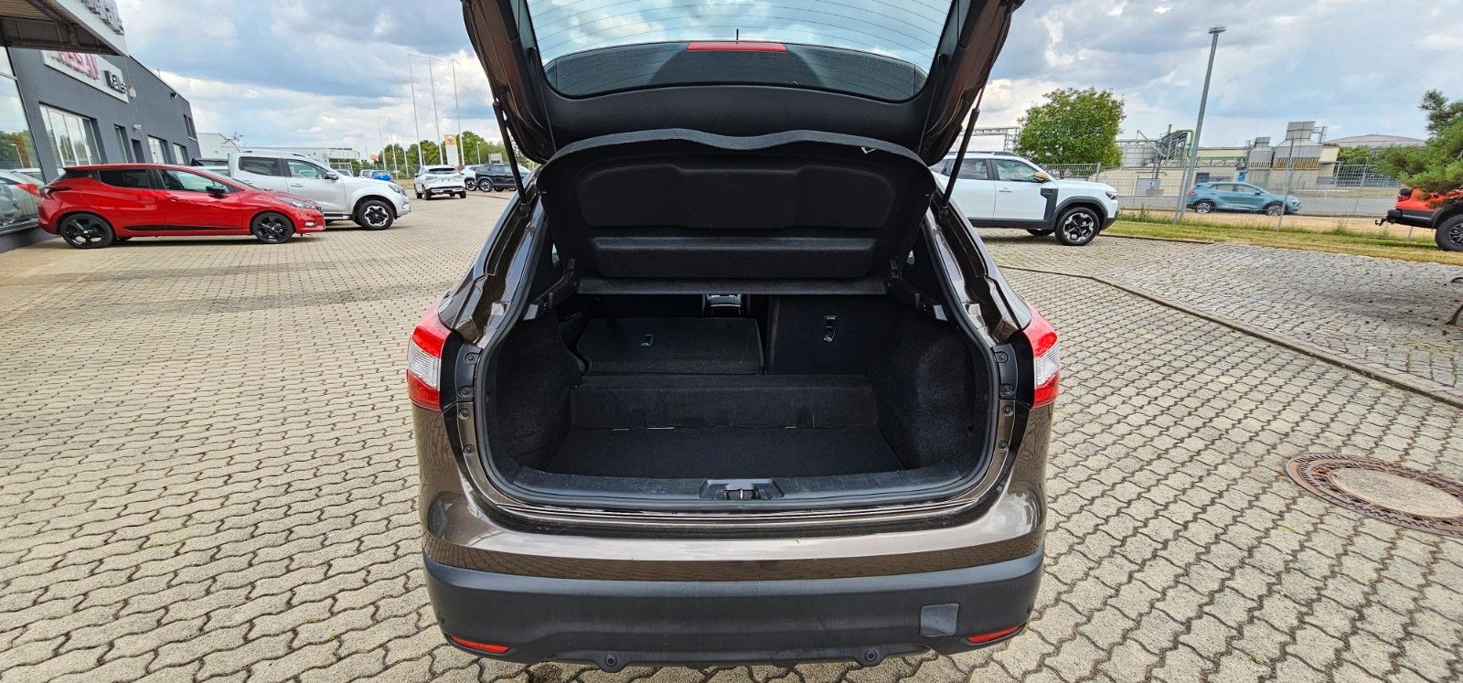Fahrzeugabbildung Nissan Qashqai 1.2 DIG-T Xtronic Acenta