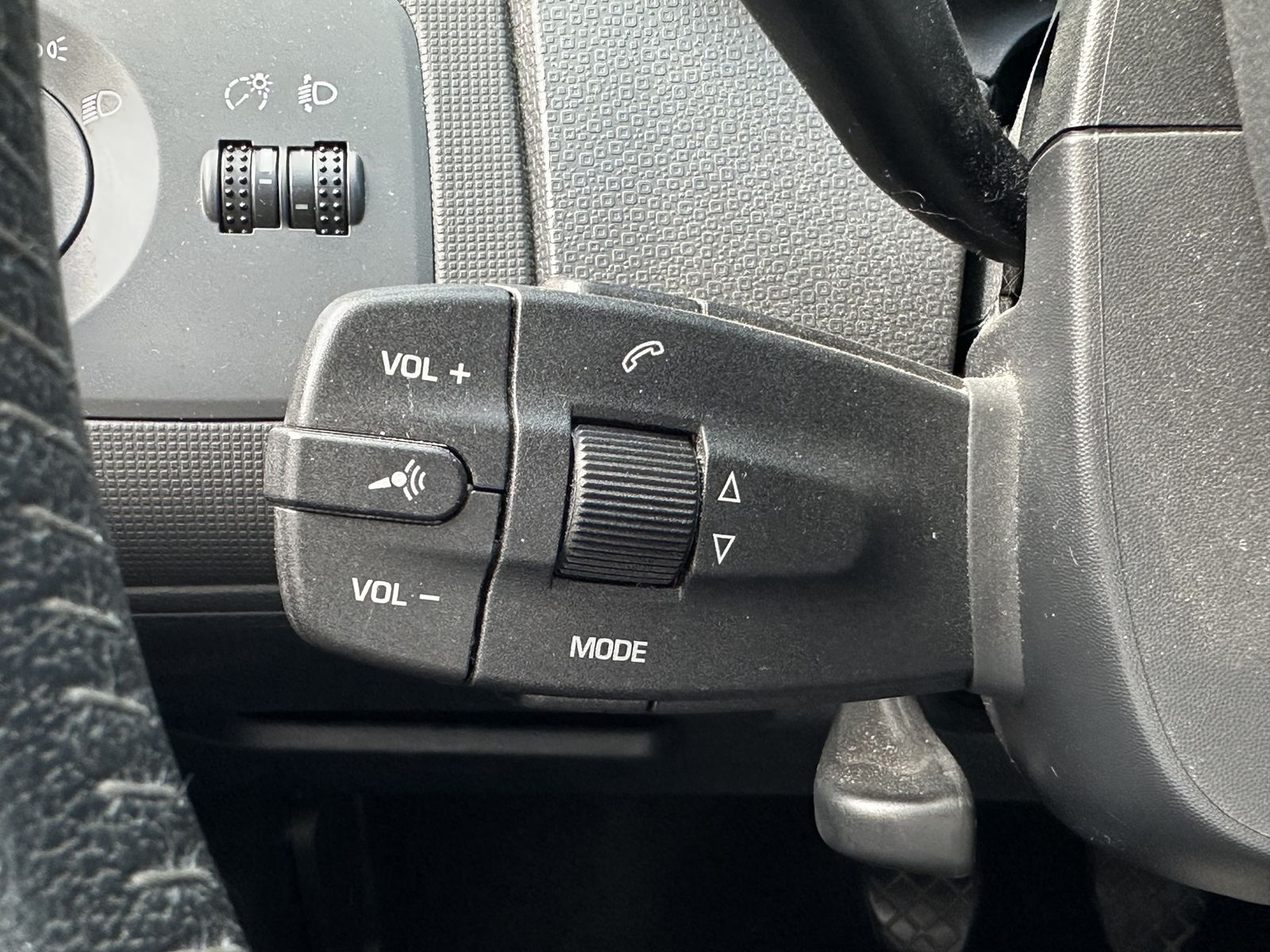 Fahrzeugabbildung SEAT Ibiza 1.4 Style Salsa NAV+SHZ+CLIMATRONIC+2Hd